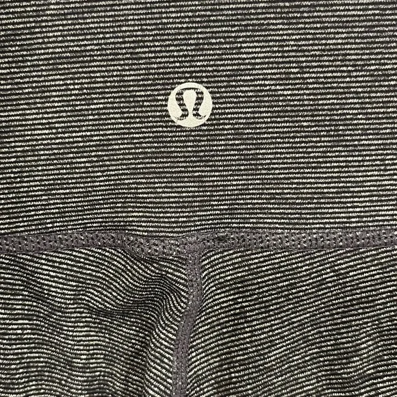 Lululemon Wunder Under Crop Black/Black 6 - Picture 16 of 16